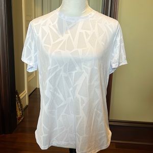 Women’s athletic top never worn
